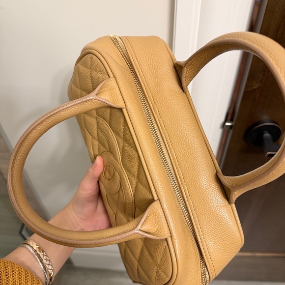 Chanel vintage beige caviar leather CC Quilted Leather Boston handle Handbag - Picture 7 of 8